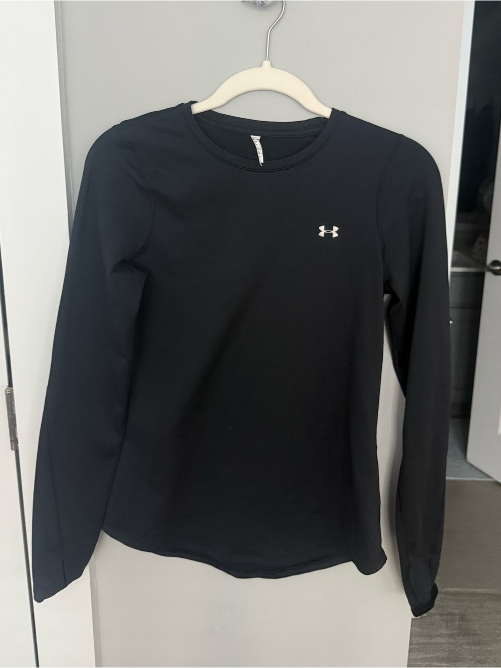 Under Armour Black Women's Long-Sleeve Crew Top